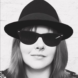 Meet your Posher, Kira